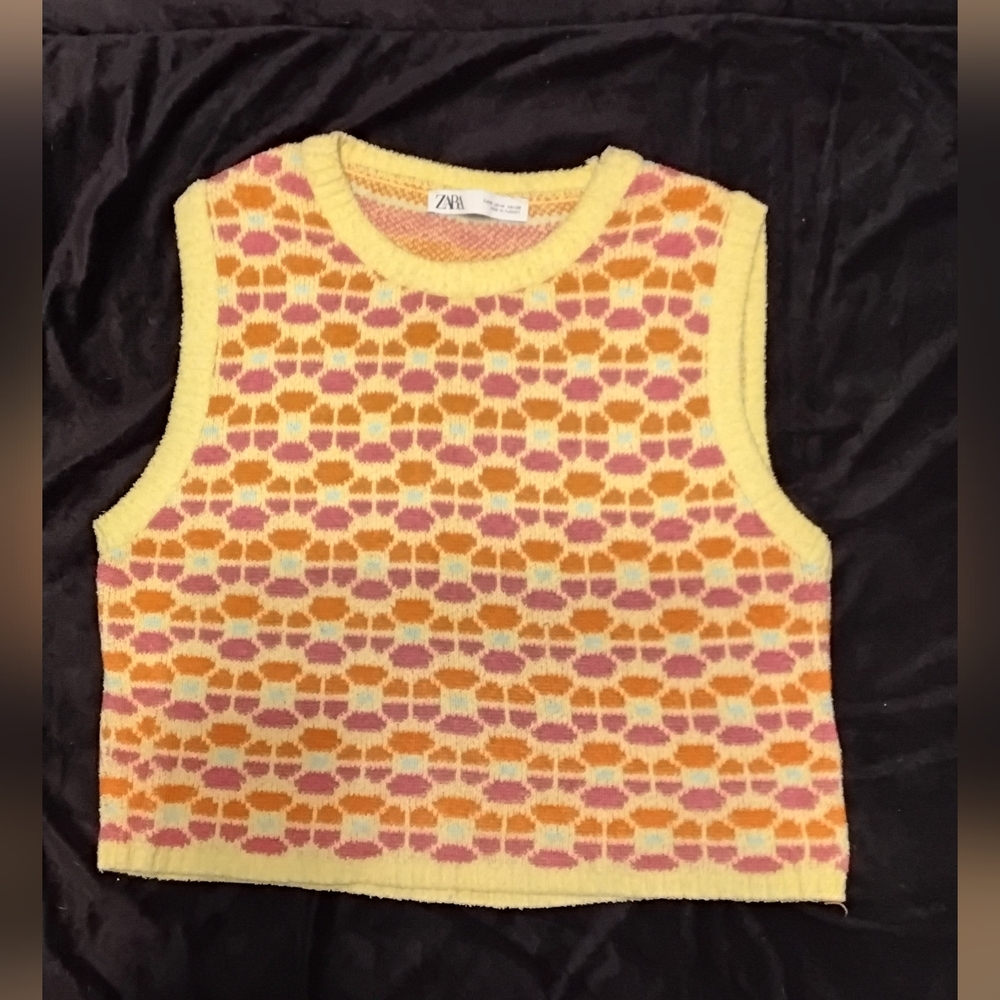 Zara Yellow and Orange Geometric Sleeveless Sweater